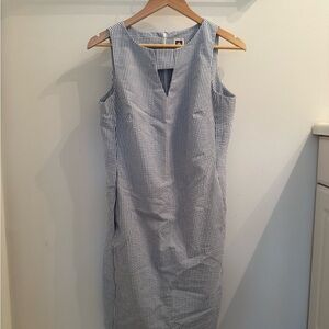 Anne Klein Blue & White Seersucker Sheath Dress Lined